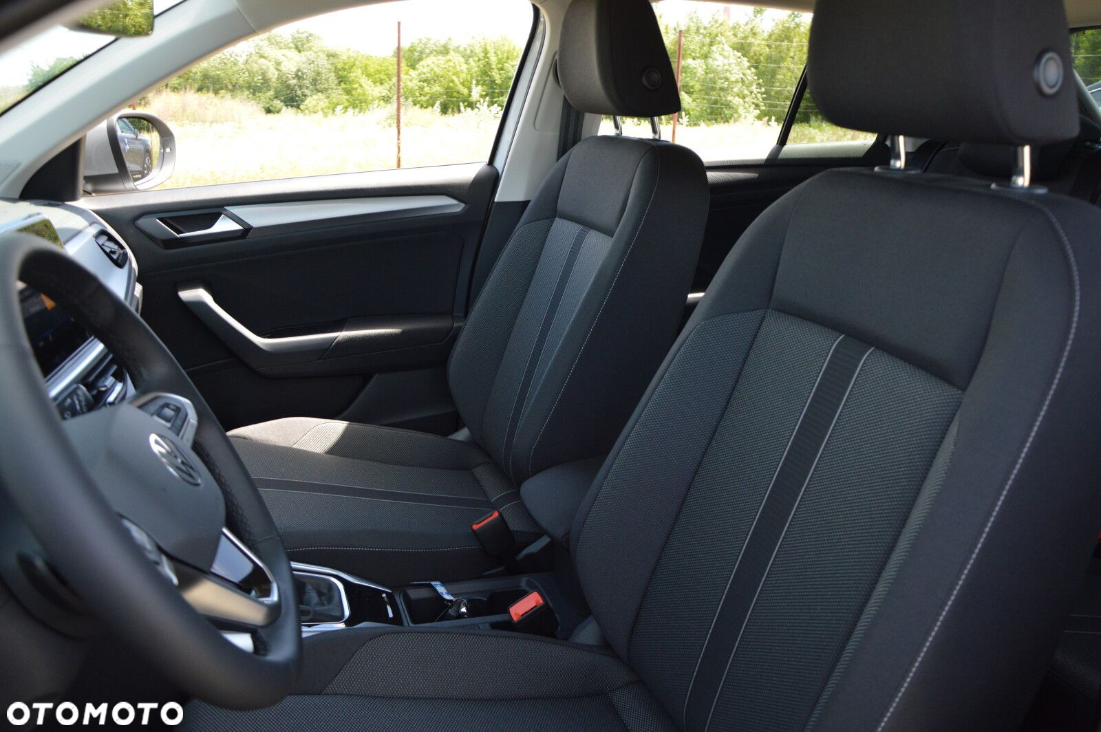 Volkswagen T-Roc - 9