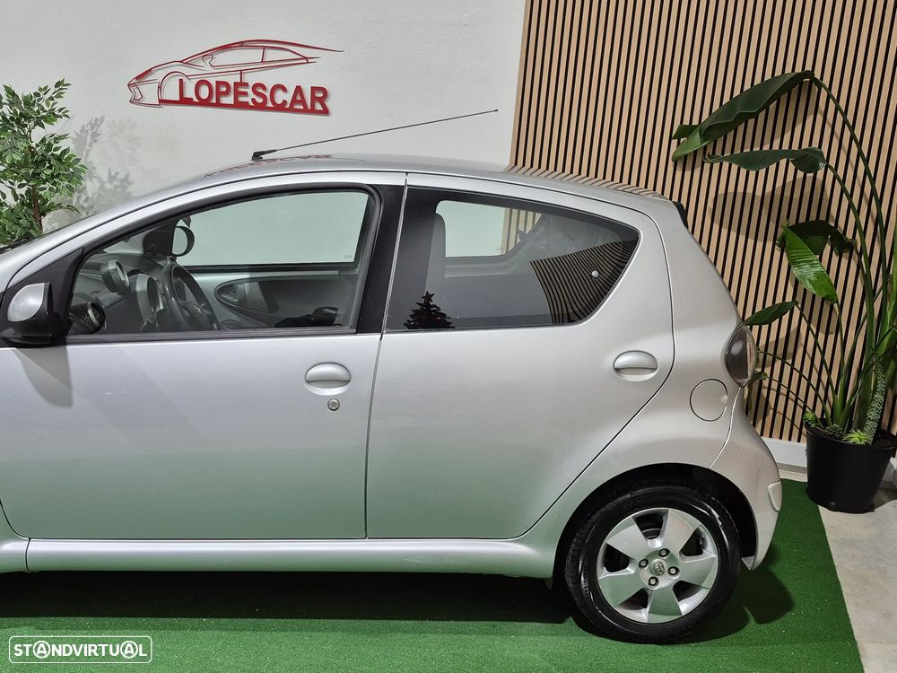 Toyota Aygo 1.0 Plus Sport Pack MM - 3
