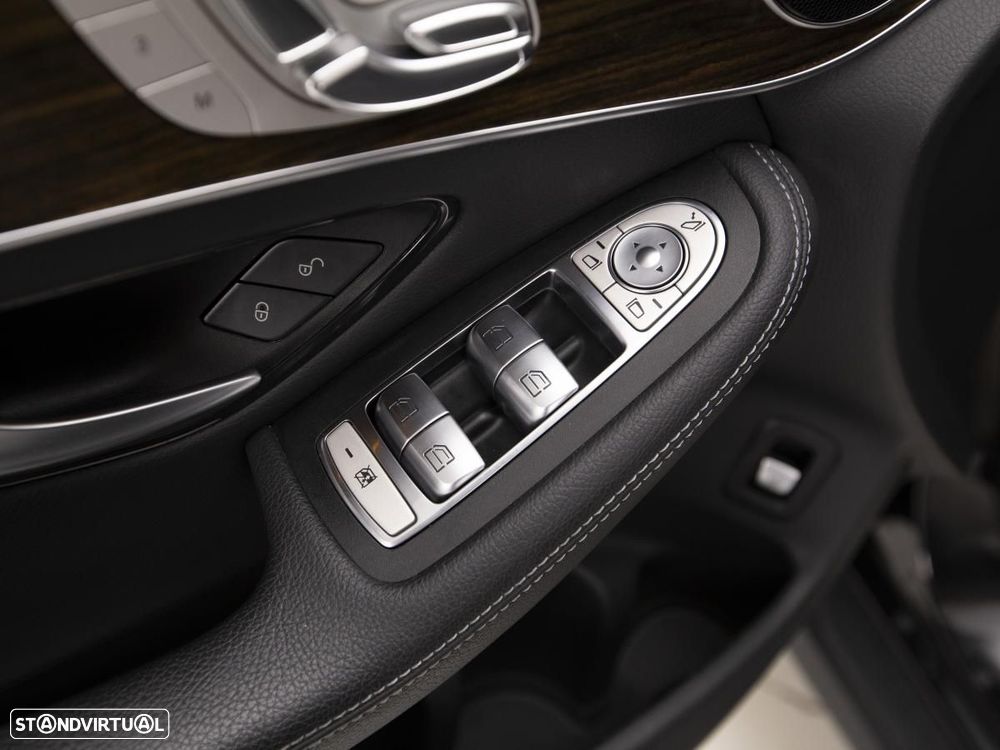 Mercedes-Benz GLC 300 de 4Matic — fotografia 14