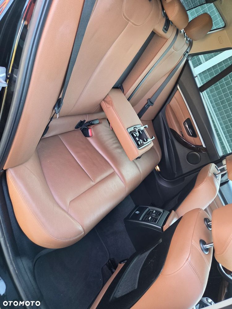 BMW Seria 3 330d xDrive Sport-Aut Sport Line - 23