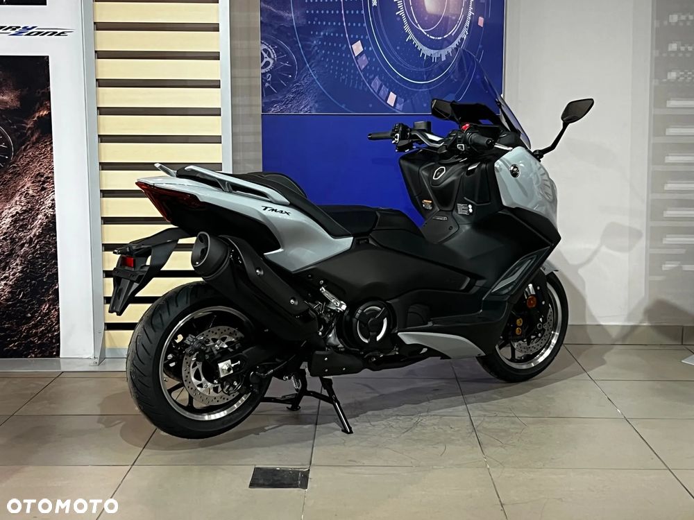 Yamaha Tmax - 8