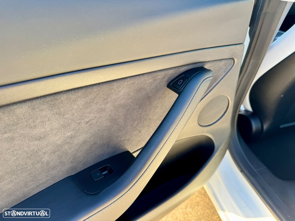 Tesla Model 3 Performance Dual Motor AWD - 36