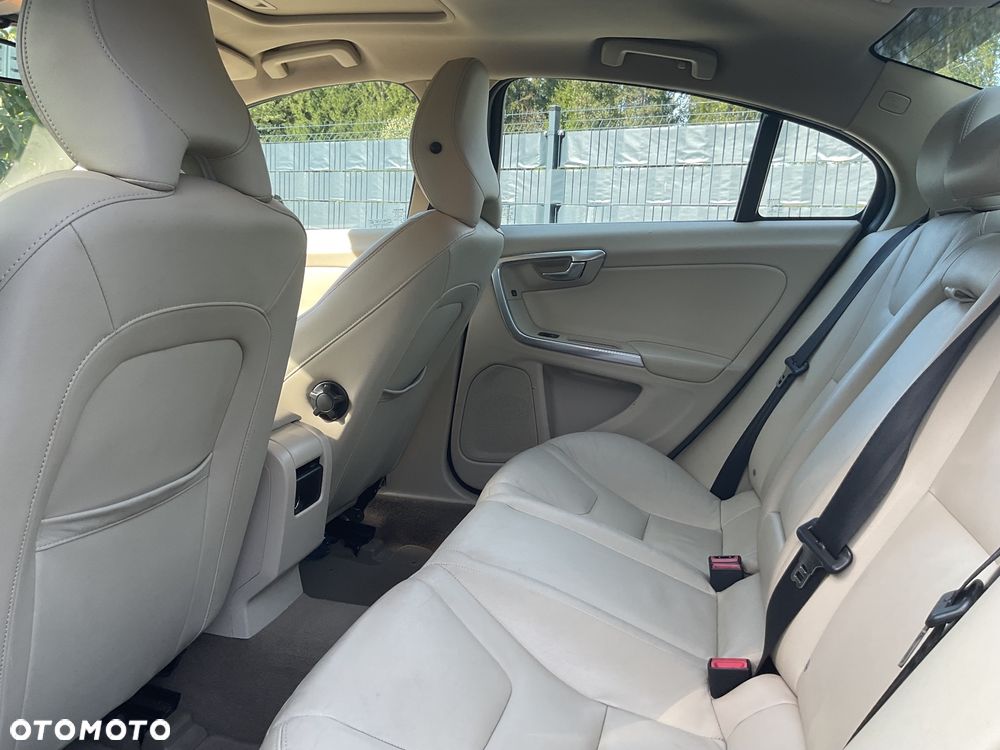 Volvo S60 T5 Drive-E Dynamic Edition (Momentum) - 7