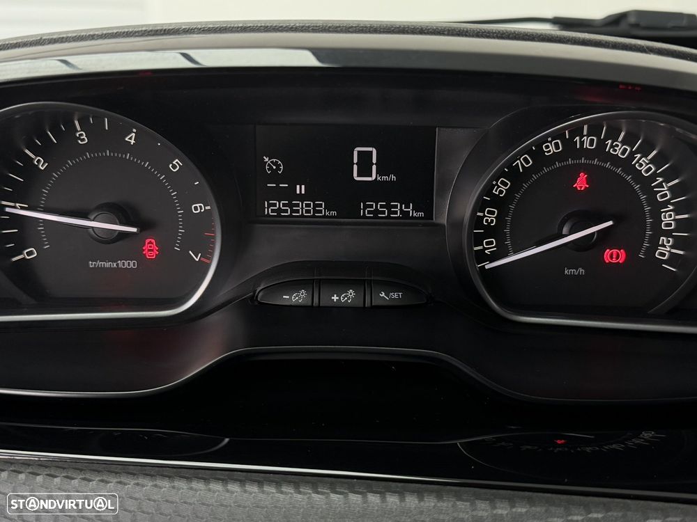 Peugeot 208 1.2 PureTech Style - 14