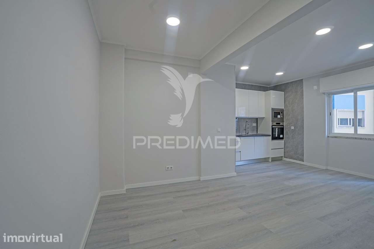 Apartamento T1 Remodelado na Venteira com Elevador e Varanda - Grande imagem: 2/9