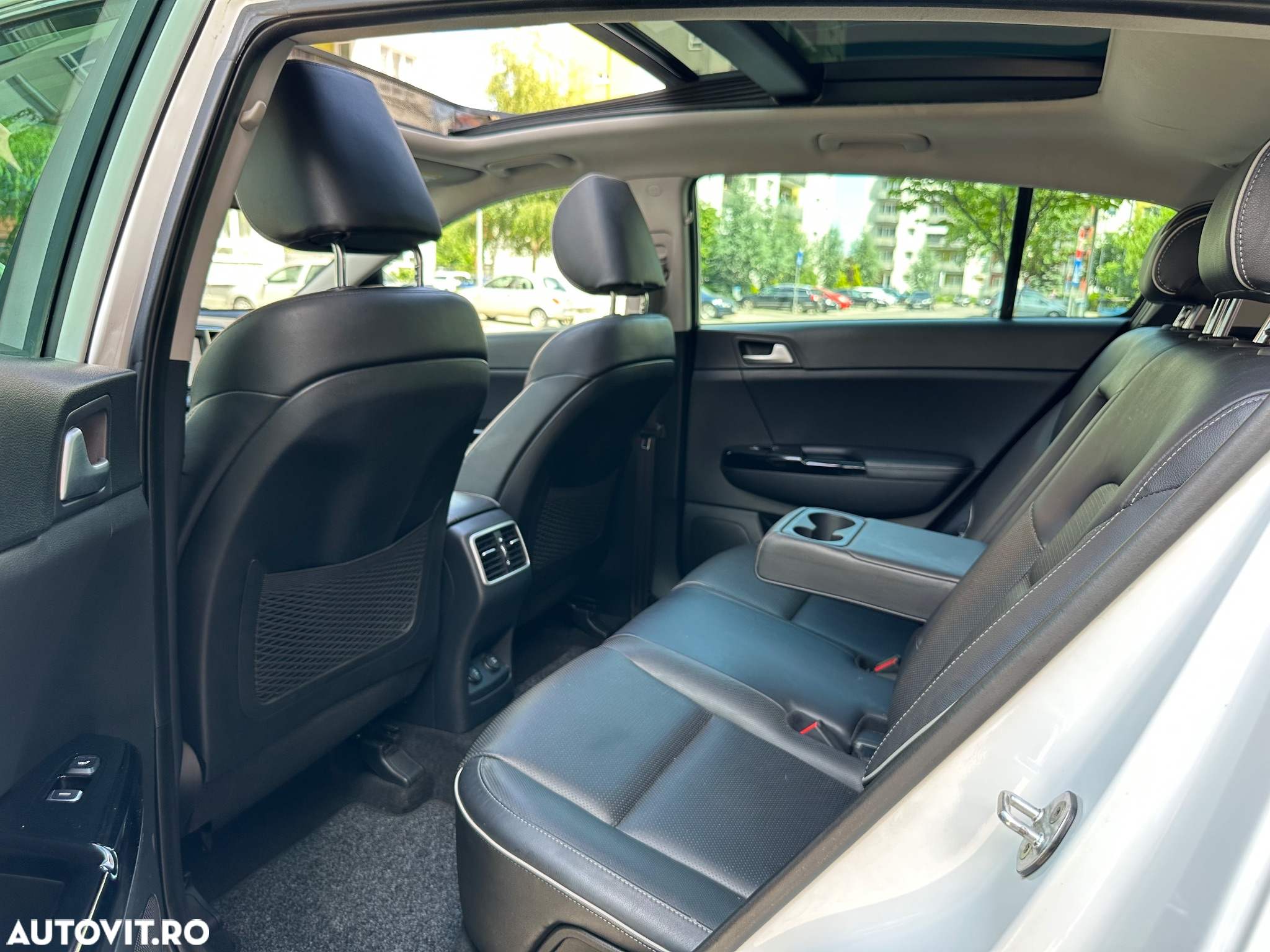 Kia Sportage 2,0 CRDI AWD Vision - 34