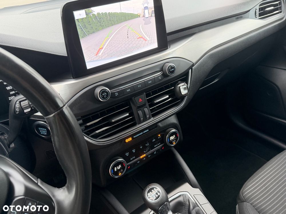 Ford Focus 2.0 EcoBlue Titanium Business - 33