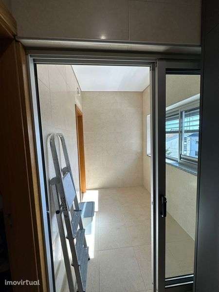 Apartamento t4 num só piso à venda na Rua Nossa Senhora de Fátima, 73 - Grande imagem: 4/12