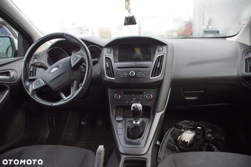 Auto na części - Ford Focus MK3 Lift 1.0 EcoBoost 125 KM M1DA CV6R-7002-PG 7VTA 2017R Silnik Skrzynia Drzwi Maska Błotnik Klapa Zderzak Lampa Lusterko Szyba Deska Kokpit Sterownik Moduł Czujnik Licznik Wyświetlacz Kierownica Panel - 16