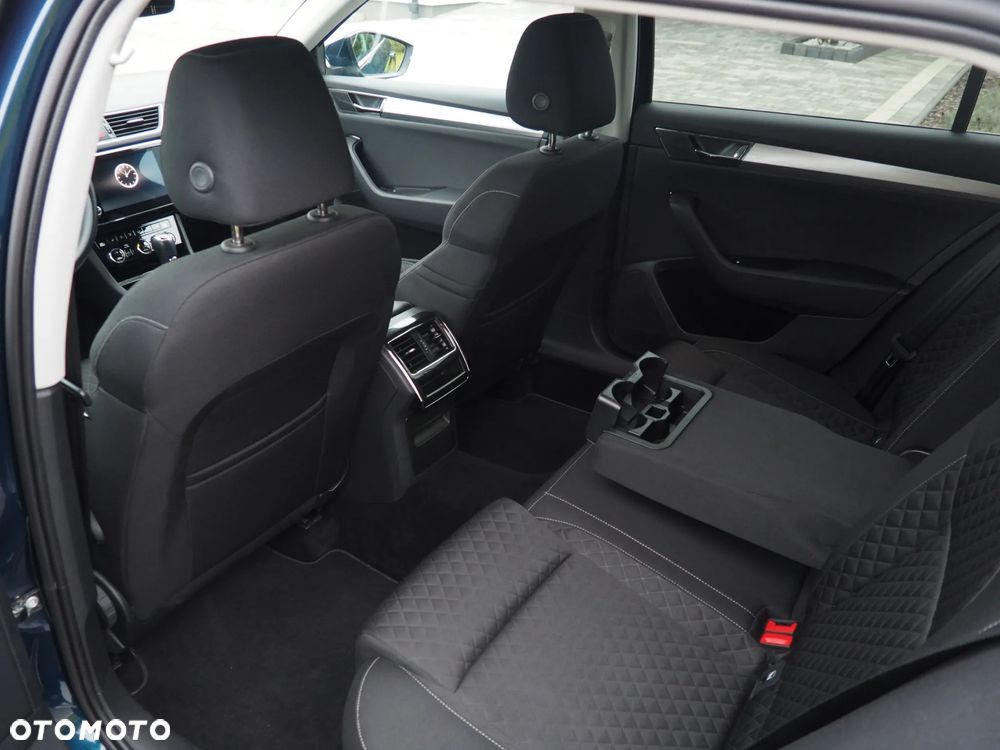 Skoda Superb 1.5 TSI Ambition DSG - 32