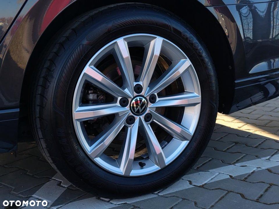 Volkswagen Passat - 9
