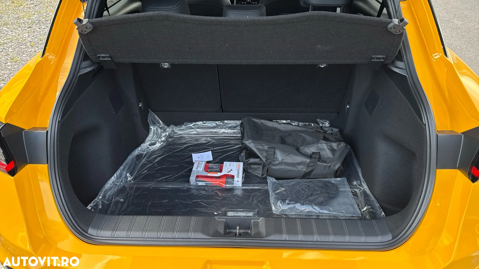 Lexus LBX 1.5 HEV 4x2 CVT Cool - 11