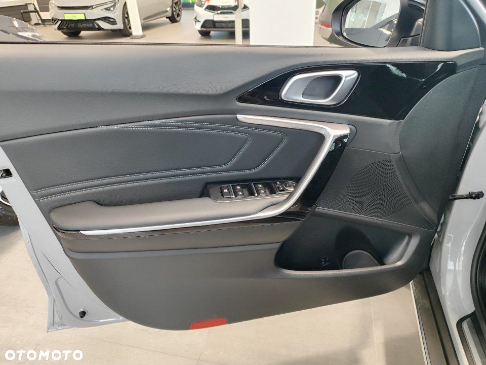 Kia XCeed - 13