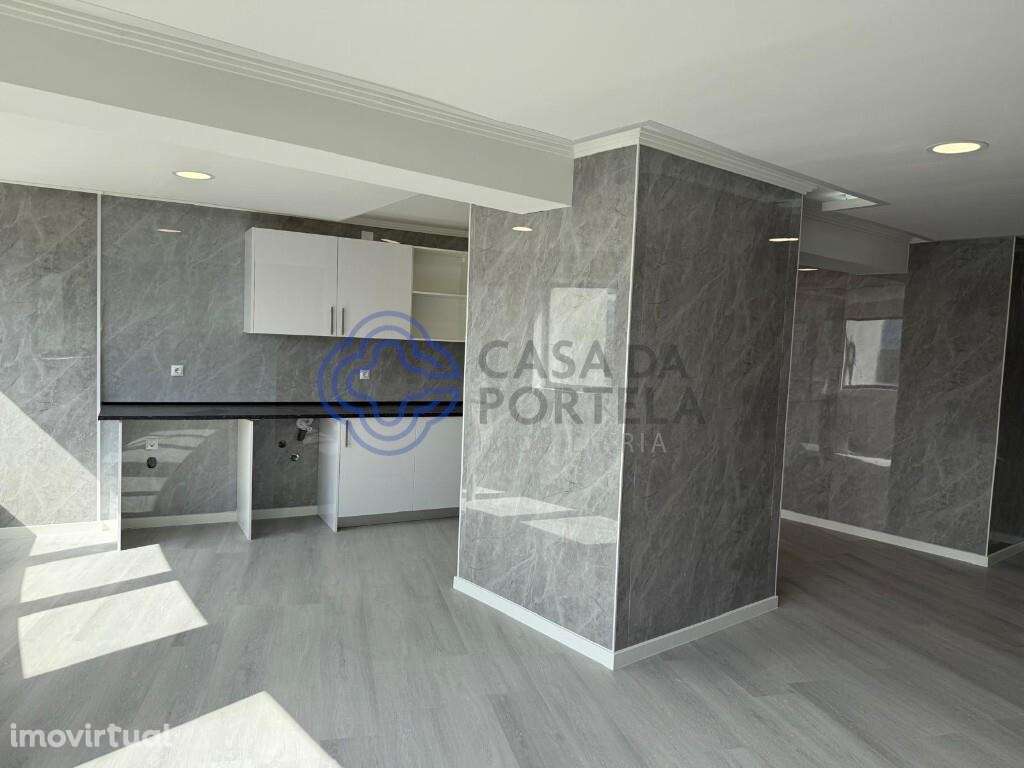 T4 com amplas vista, renovado e com 255m2 de Área Bruta Privativa . Co - Grande imagem: 3/29