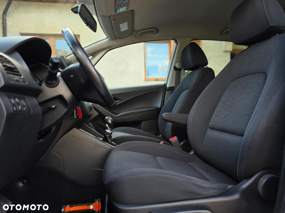 Hyundai ix20 - 16