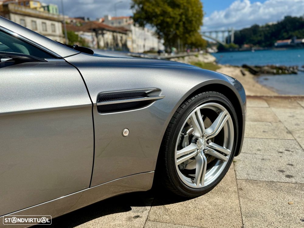 Aston Martin Vantage Coupe V8 Sportshift - 11