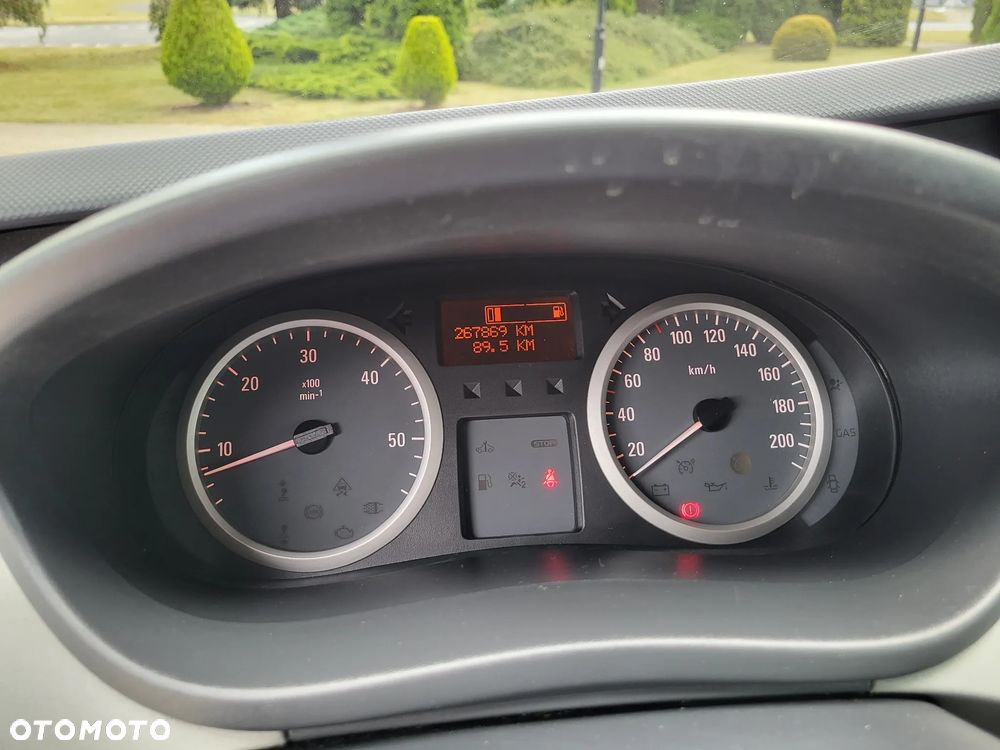 Opel Vivaro - 17
