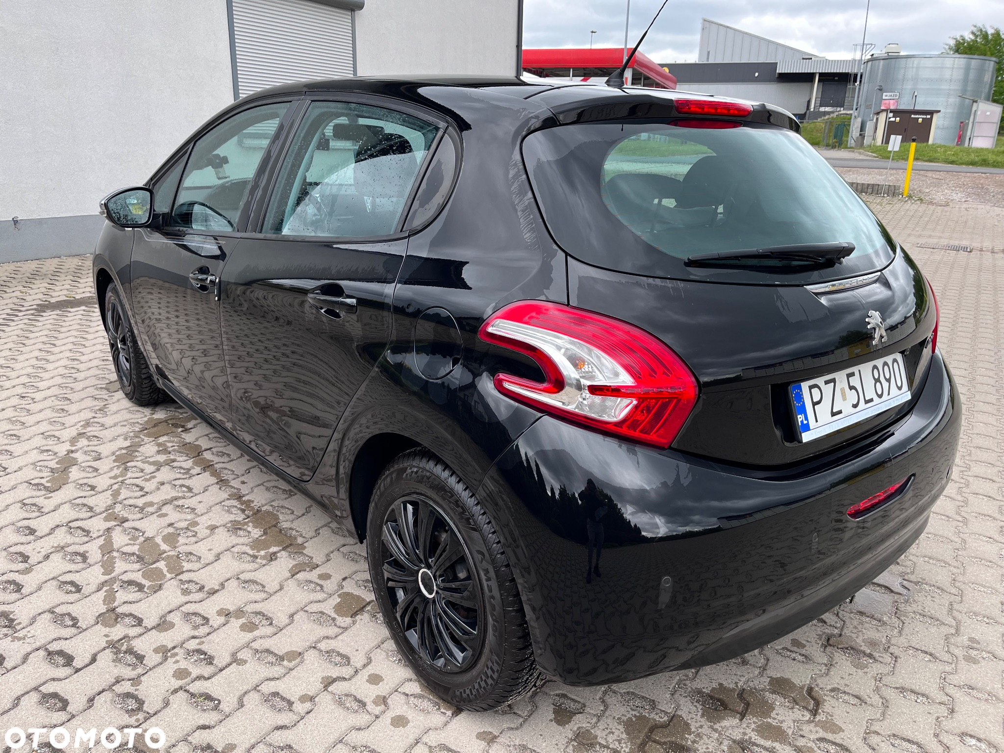 Peugeot 208 - 11
