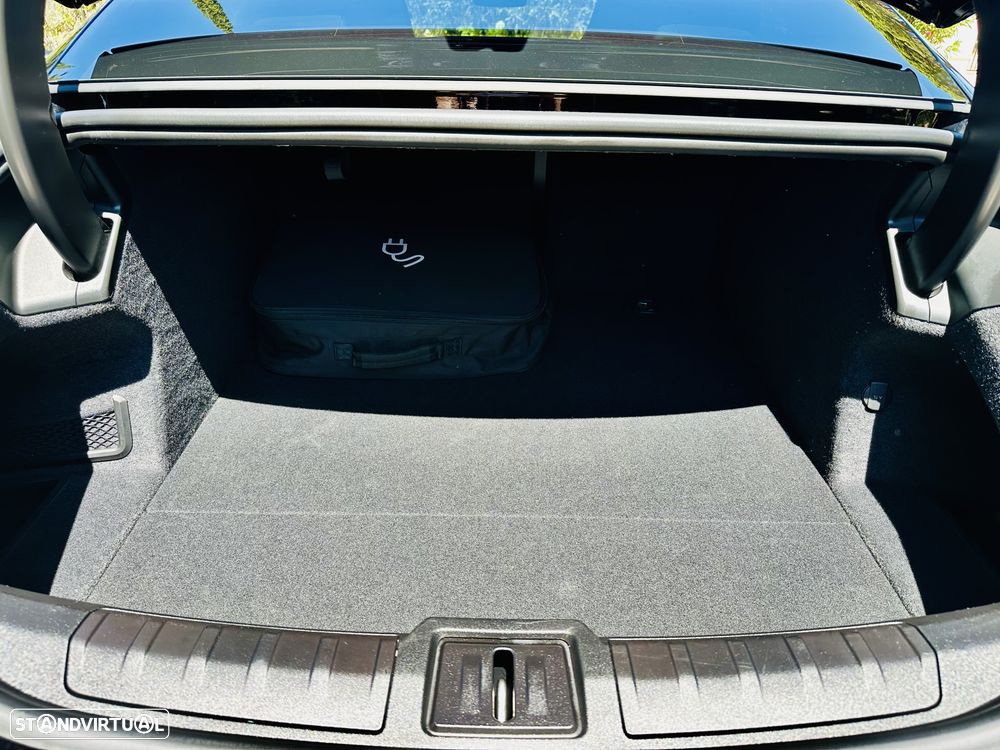 Porsche Taycan Standard - 27