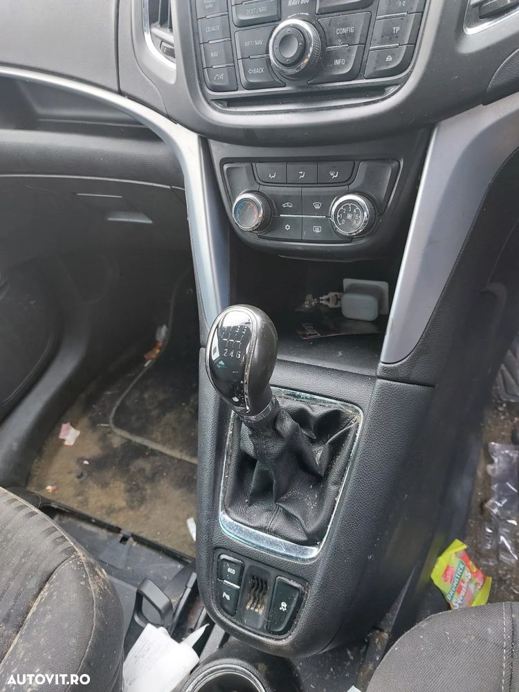 Dezmembrez Opel Zafira C 1,6 CDTI - 10