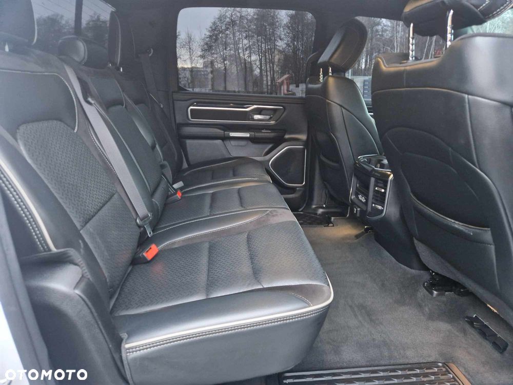 RAM 1500 Crew Cab Shortbed Bighorn - 18