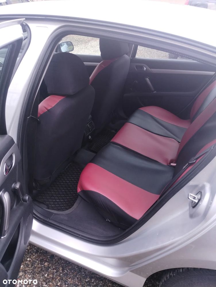 Peugeot 407 - 10