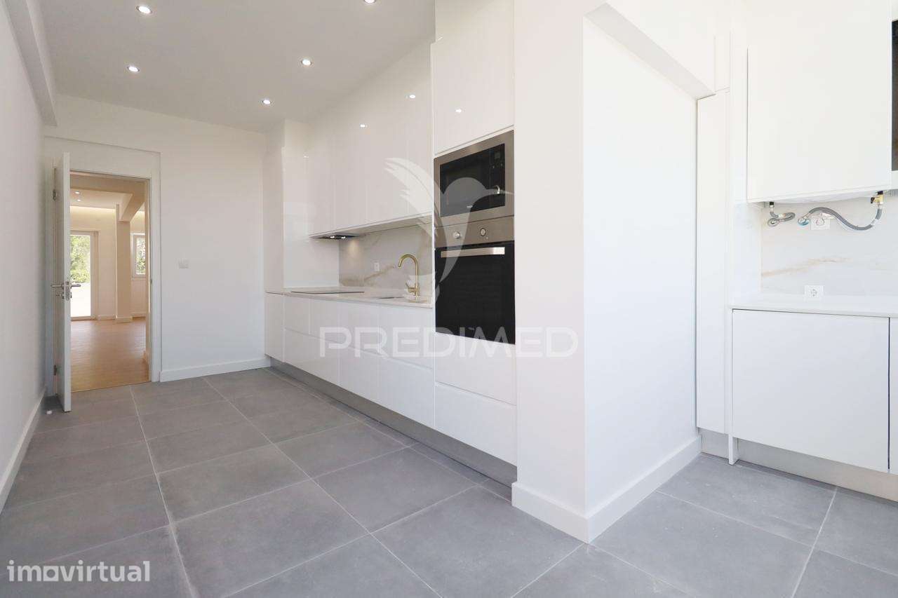 Apartamento T2 com Terraço Amadora Venda  junto Metro - Grande imagem: 4/14