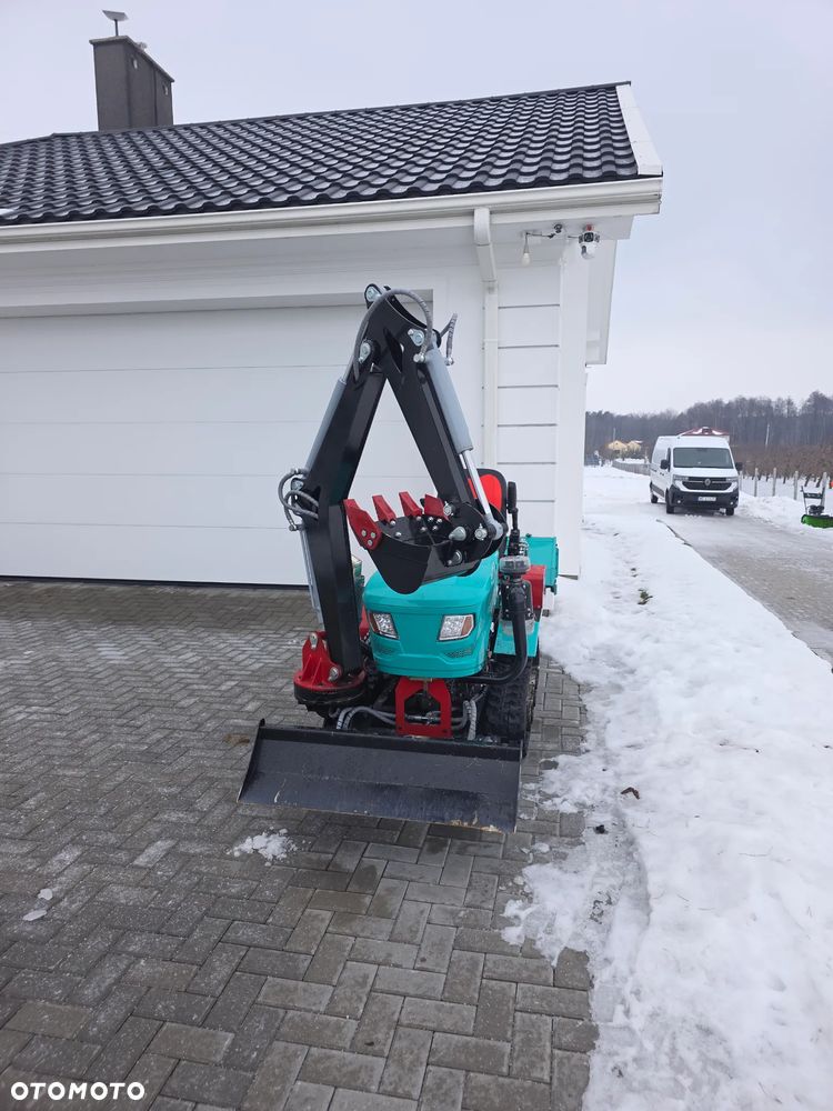 Inny traktor 35HP - 25