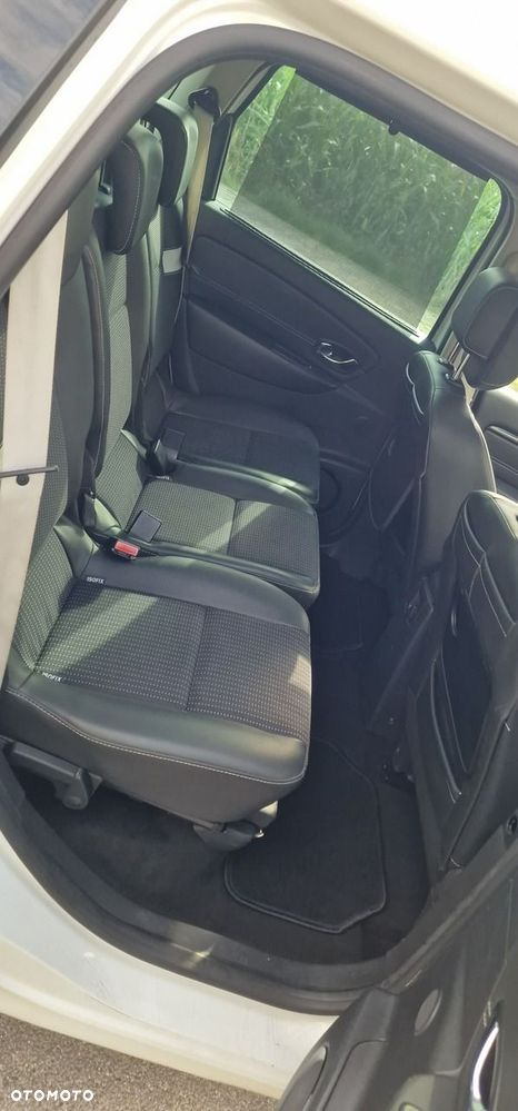 Renault Grand Scenic - 21