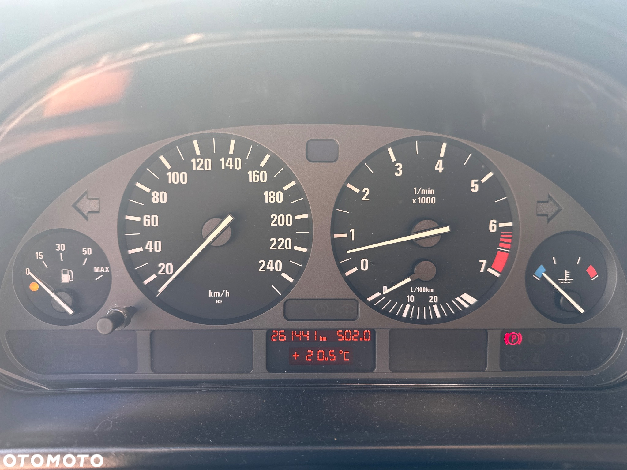 BMW Seria 5 523i - 23