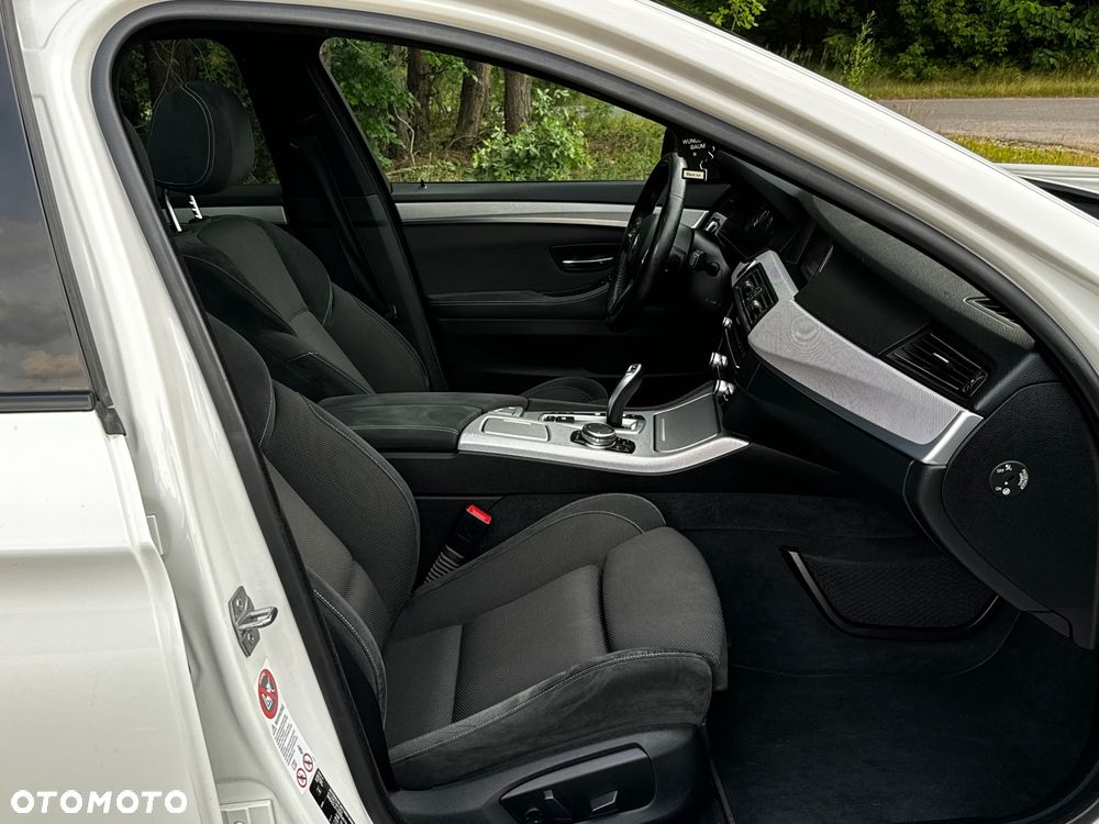 BMW Seria 5 520d xDrive - 10