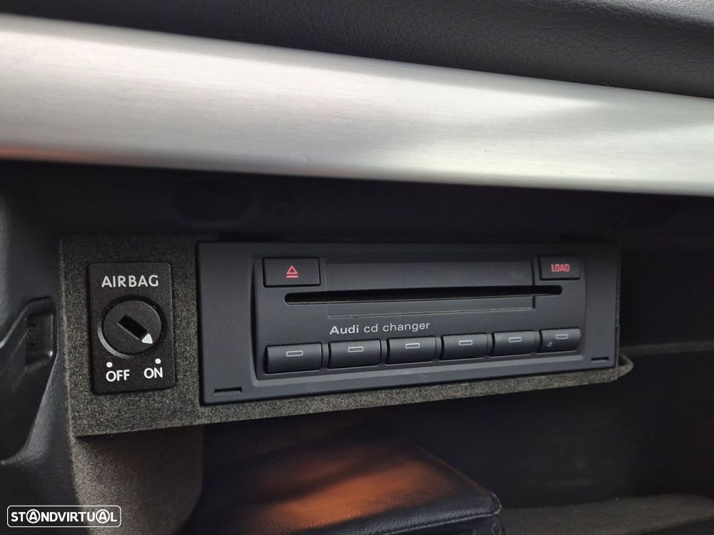 Audi A4 Cabrio 2.0 TDi S-line - 28