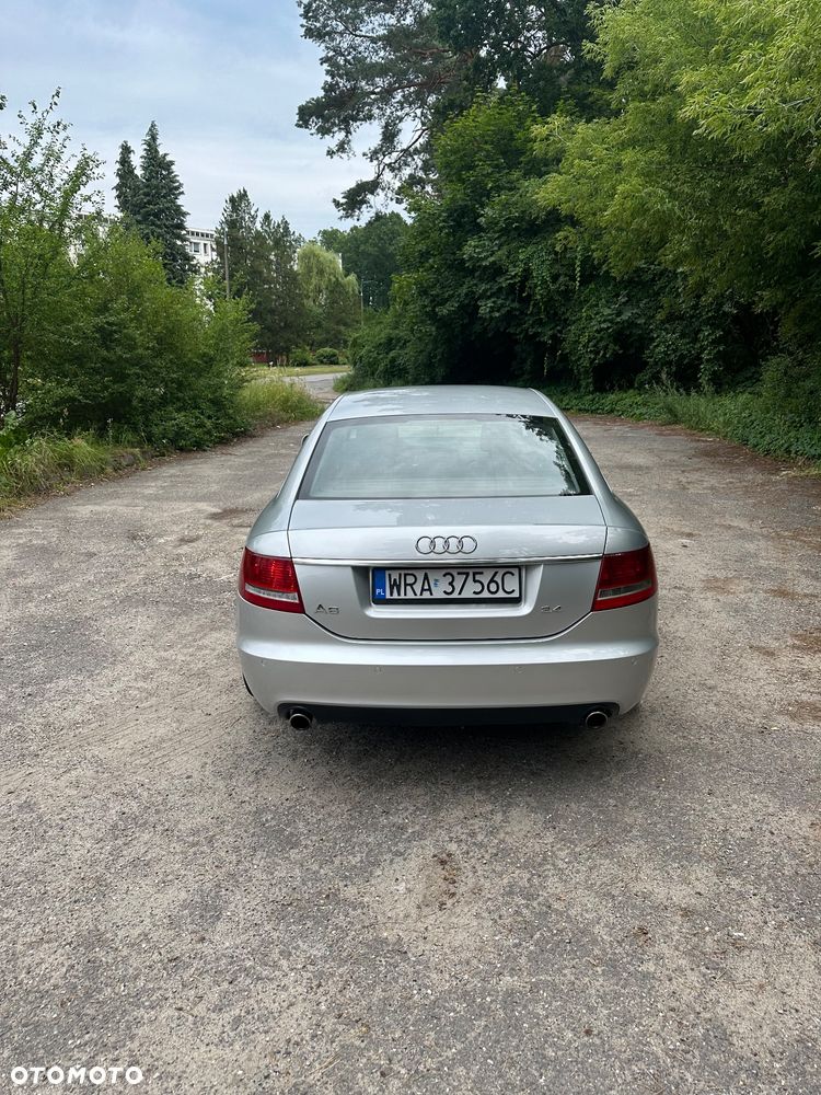 Audi A6 Avant 2.4 - 10