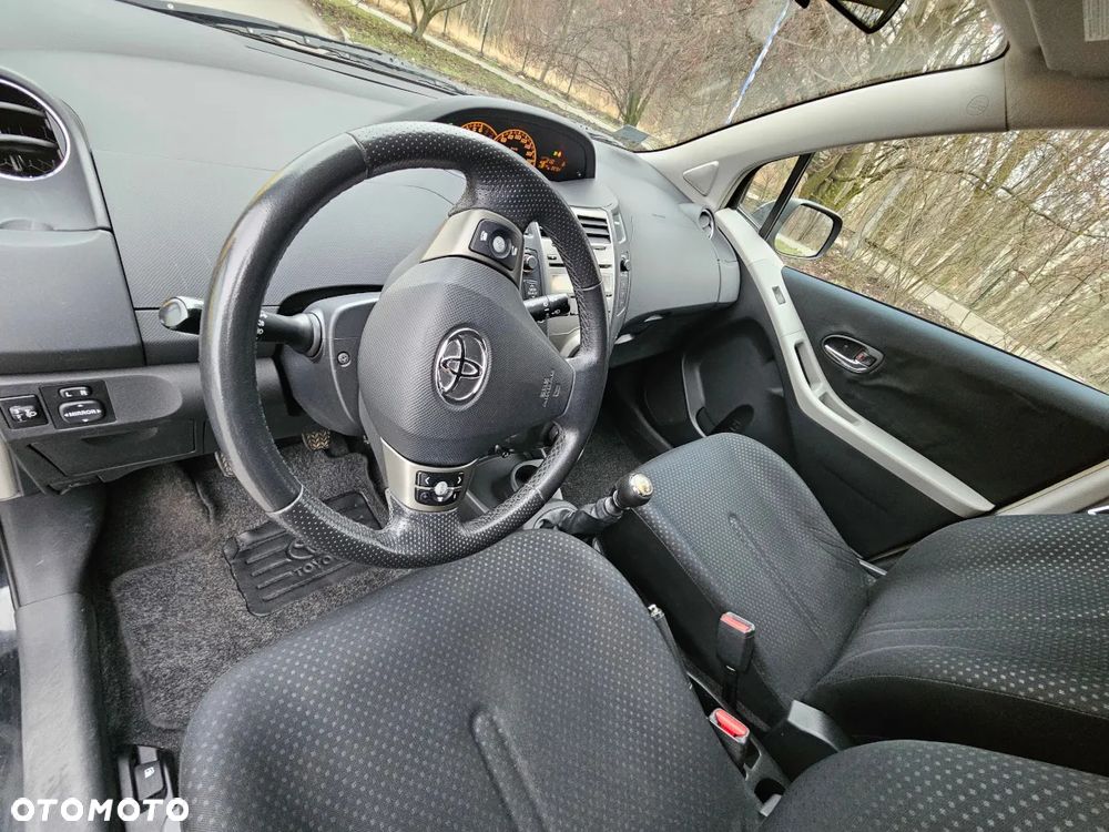 Toyota Yaris 1.33 VVT-i Cool+ - 18