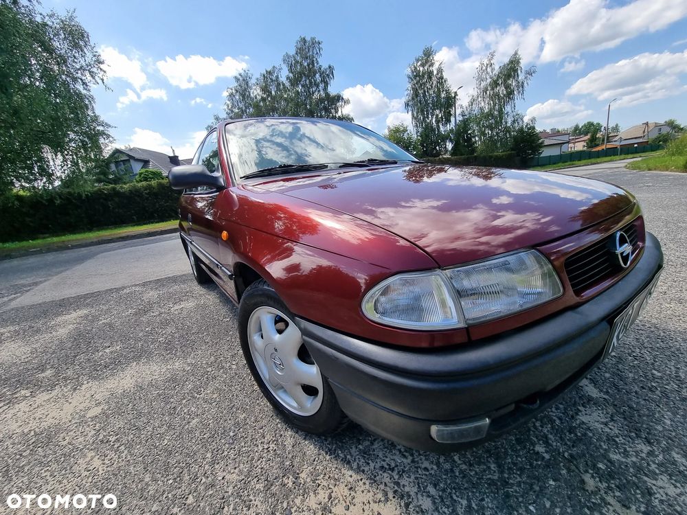 Opel Astra 1.6 GL - 31
