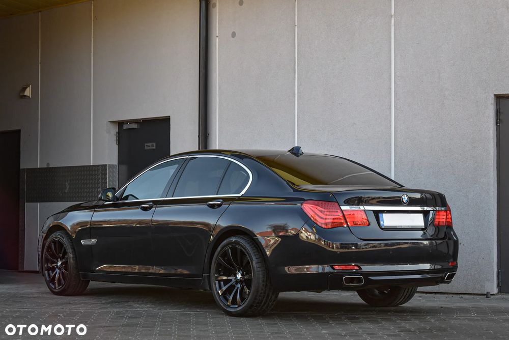 BMW Seria 7 740d Edition Exclusive - 22