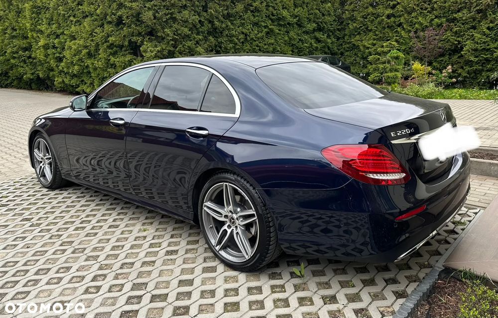 Mercedes-Benz Klasa E 220 d 4-Matic 9G-TRONIC - 3