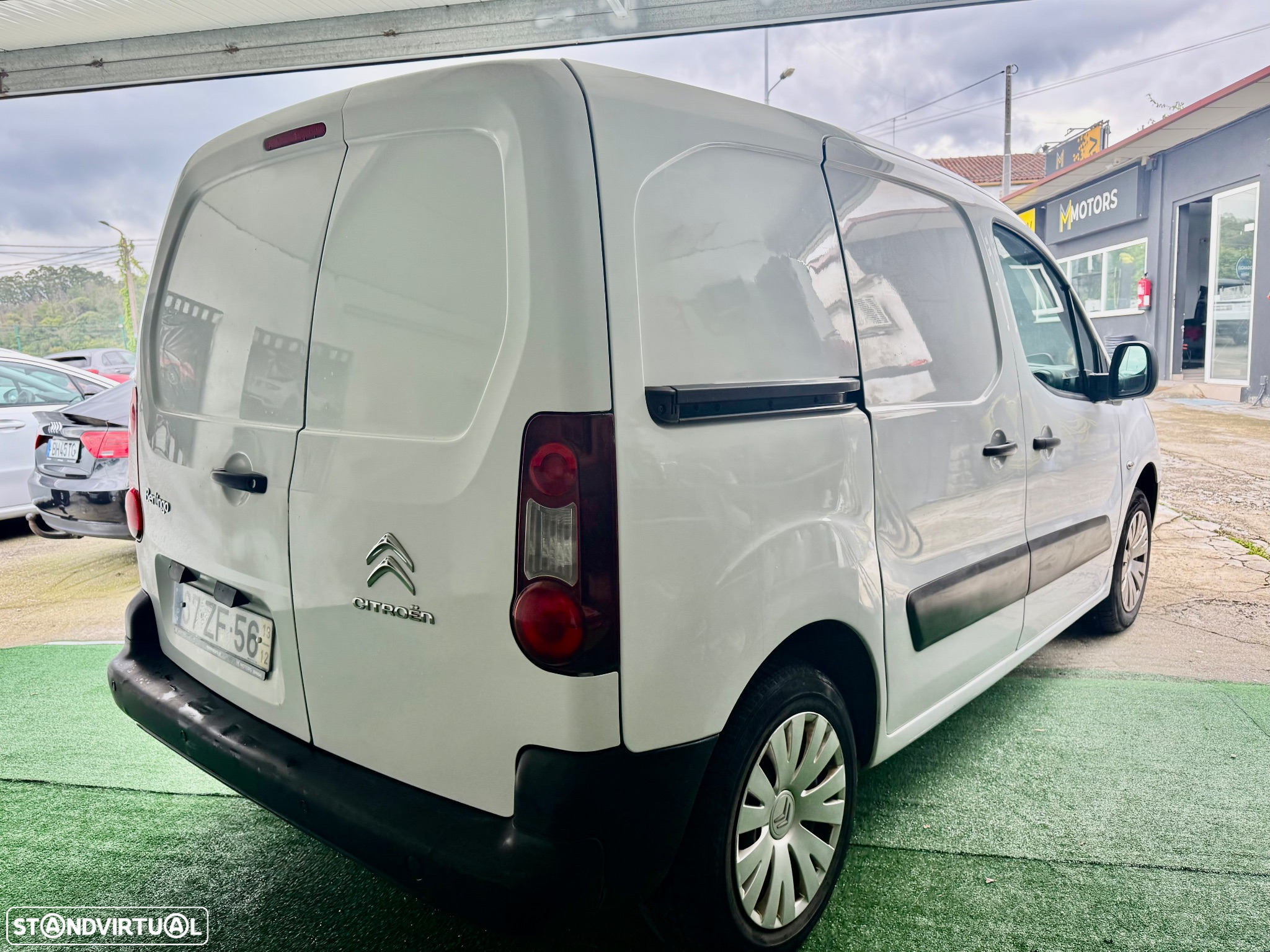 Citroën Berlingo 1.6 HDI 100 CV 3 LUGARES - 2