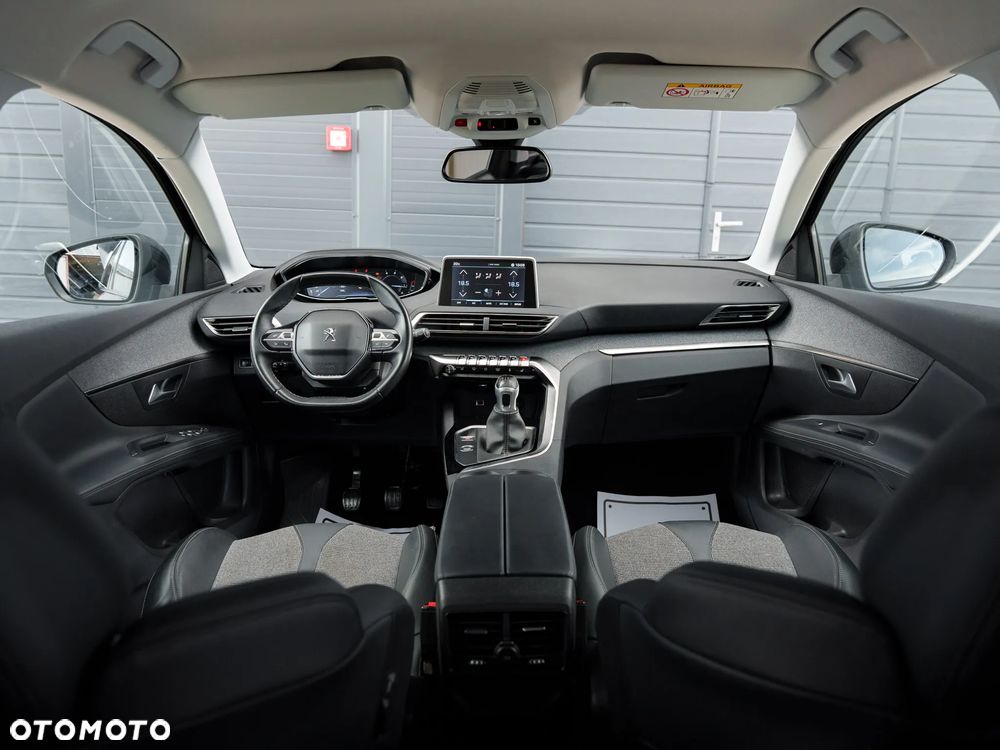 Peugeot 3008 1.5 BlueHDi Allure S&S - 18