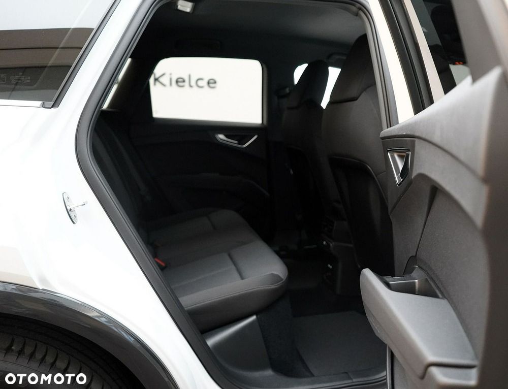 Audi Q4 e-tron - 30