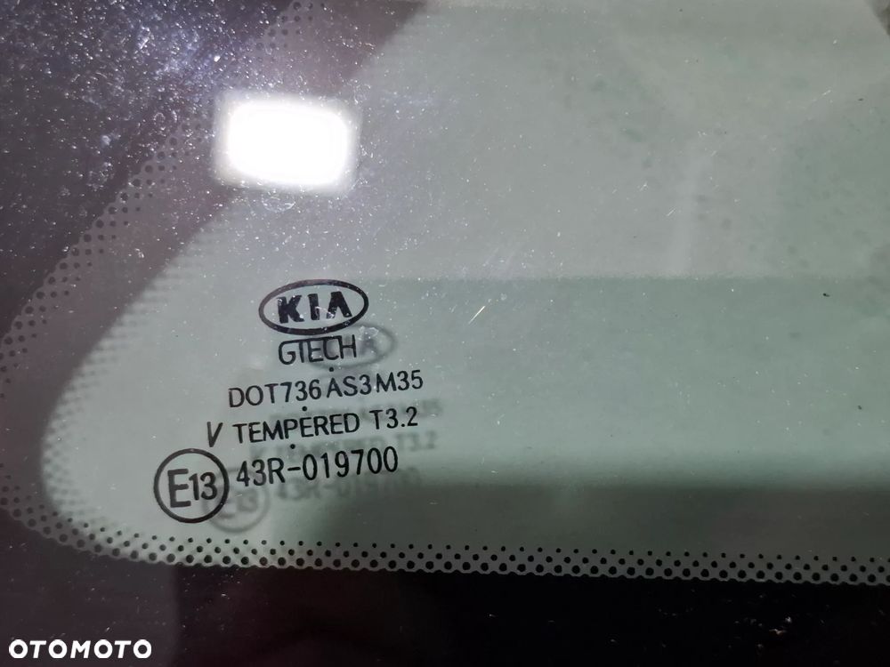 Szyba boczna prawy bok Kia Ceed Kombi 2017 rok przyciemnienie S3 - 2