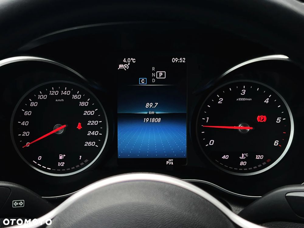 Mercedes-Benz Klasa C 220 d 9G-TRONIC - 23