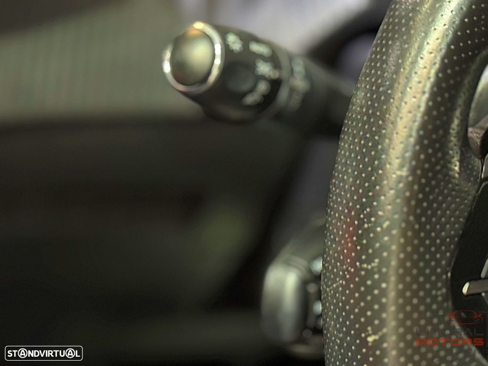 Peugeot 2008 1.2 PureTech GT Line - 24