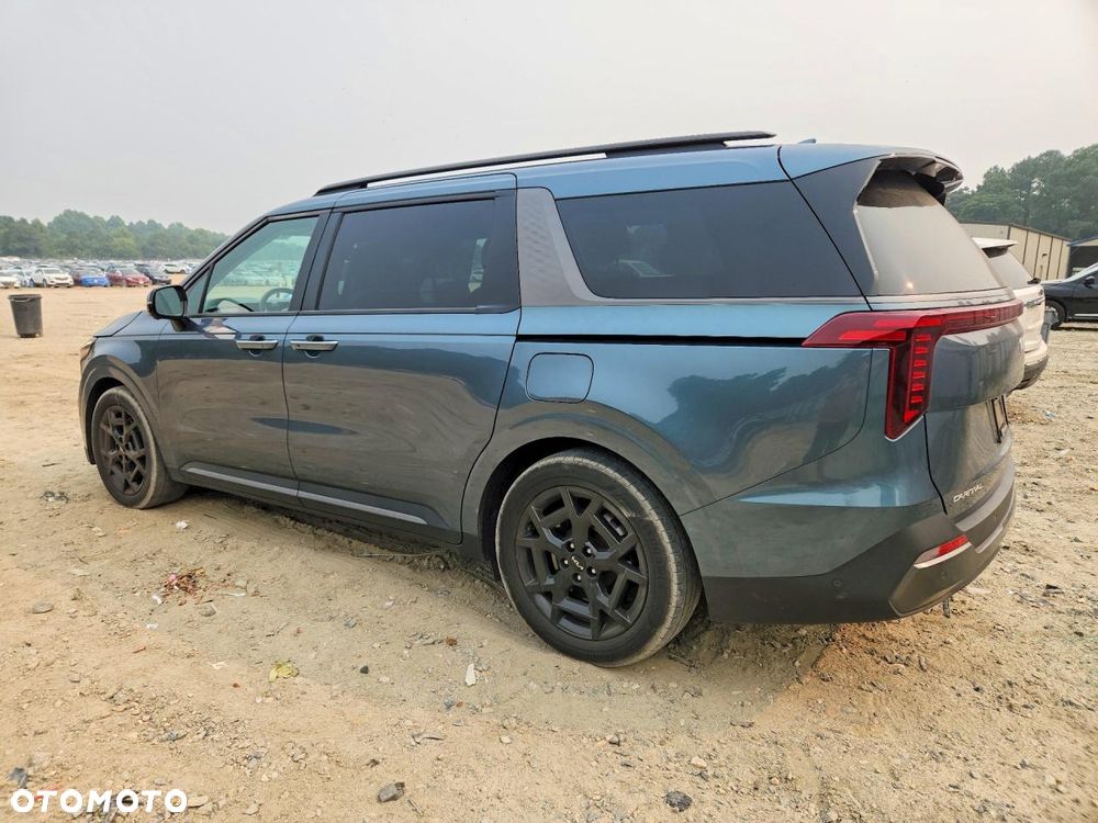 Kia Carnival - 6