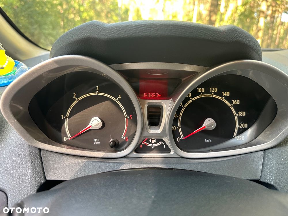 Ford Fiesta 1.4 TDCI Ambiente - 6