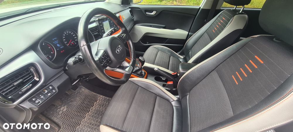 Kia Stonic 1.6 CRDi L - 24