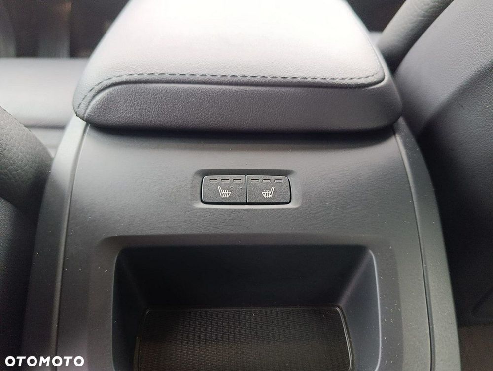 Volvo XC 60 B4 B Plus Dark - 14