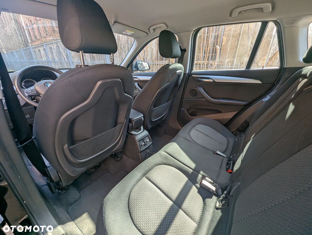BMW X1 sDrive18i Advantage - 11