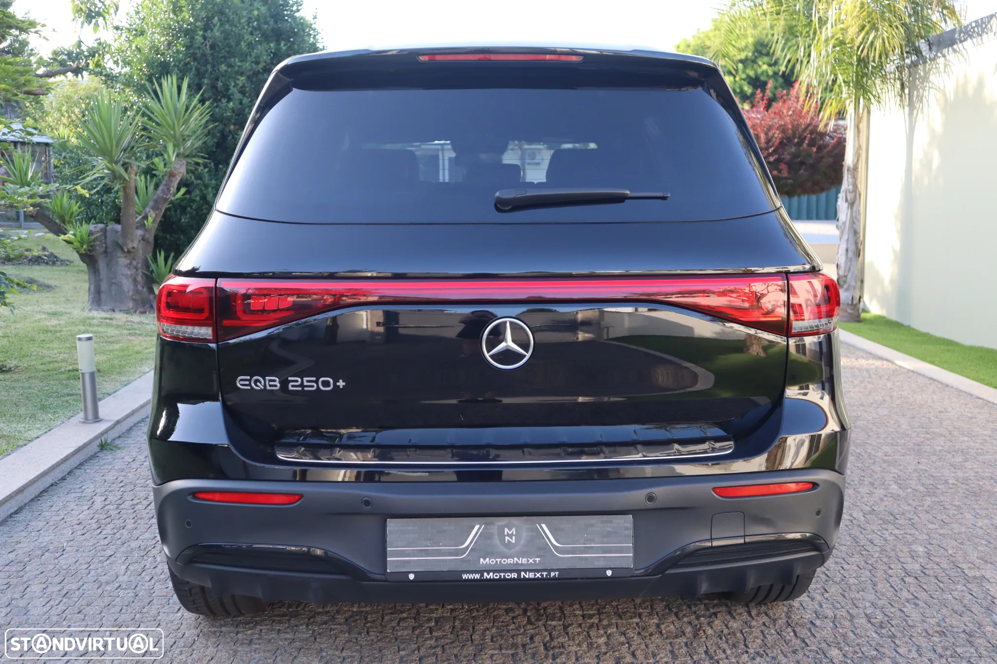 Mercedes-Benz EQB 250+ AMG Line - 7