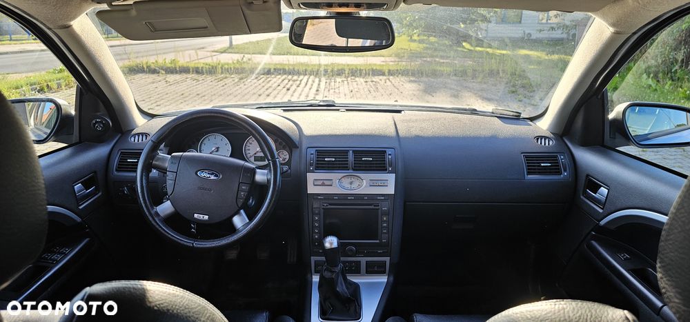 Ford Mondeo V6 ST 220 - 14